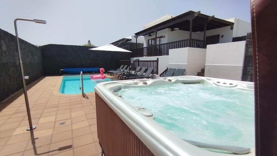 פלאיה בלנקה Stylish 6 Bedroom Villa Princesa - Hot Tub - Heated Pool - Near Beach & Waterparks מראה חיצוני תמונה